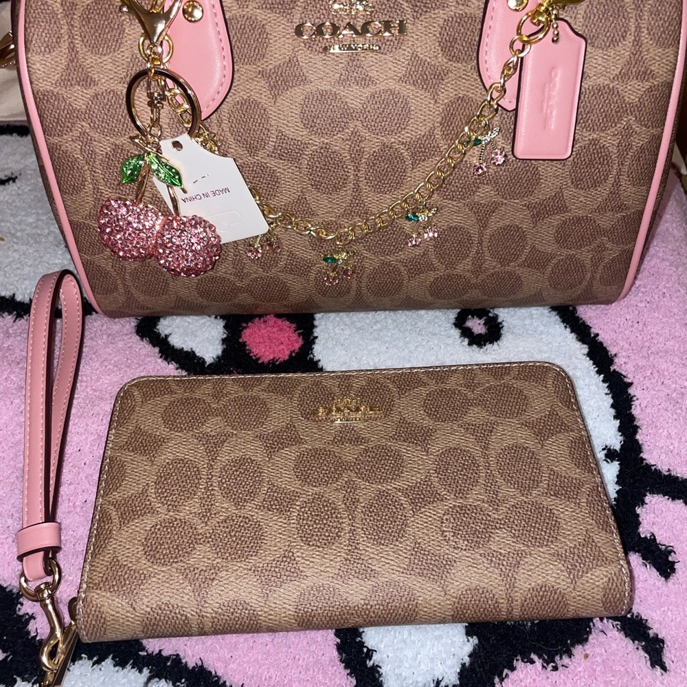 NWT Viral Sold Out Everywhere Coach Rowan bag and wallet set in color petal pink